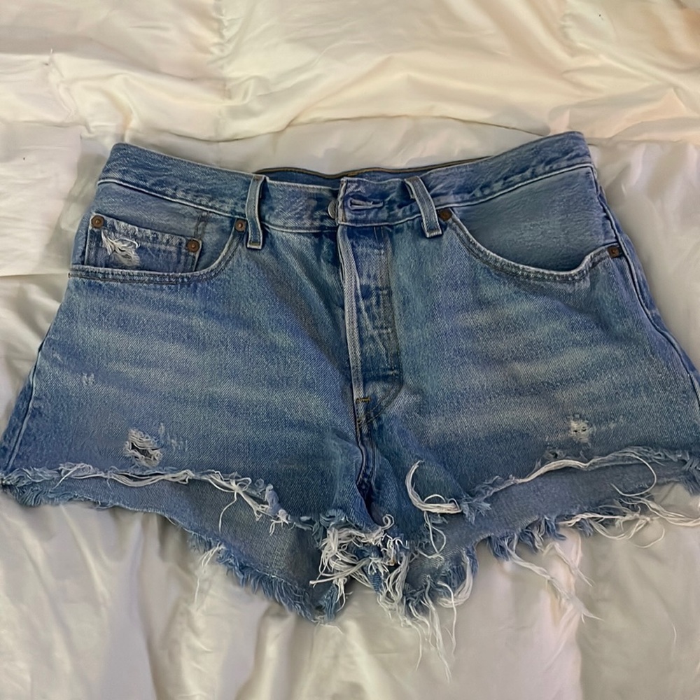 Levi’s 501 denim jean shorts, women’s - size 31.